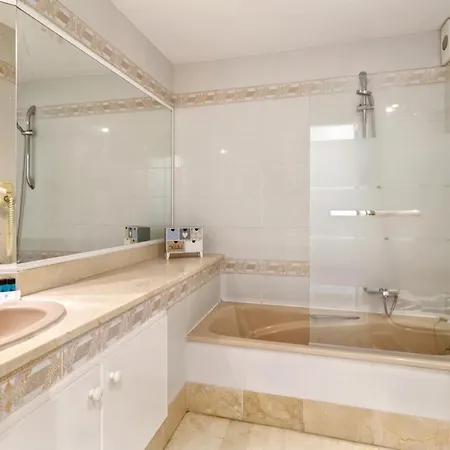 Apartment Matchroom Country Club *